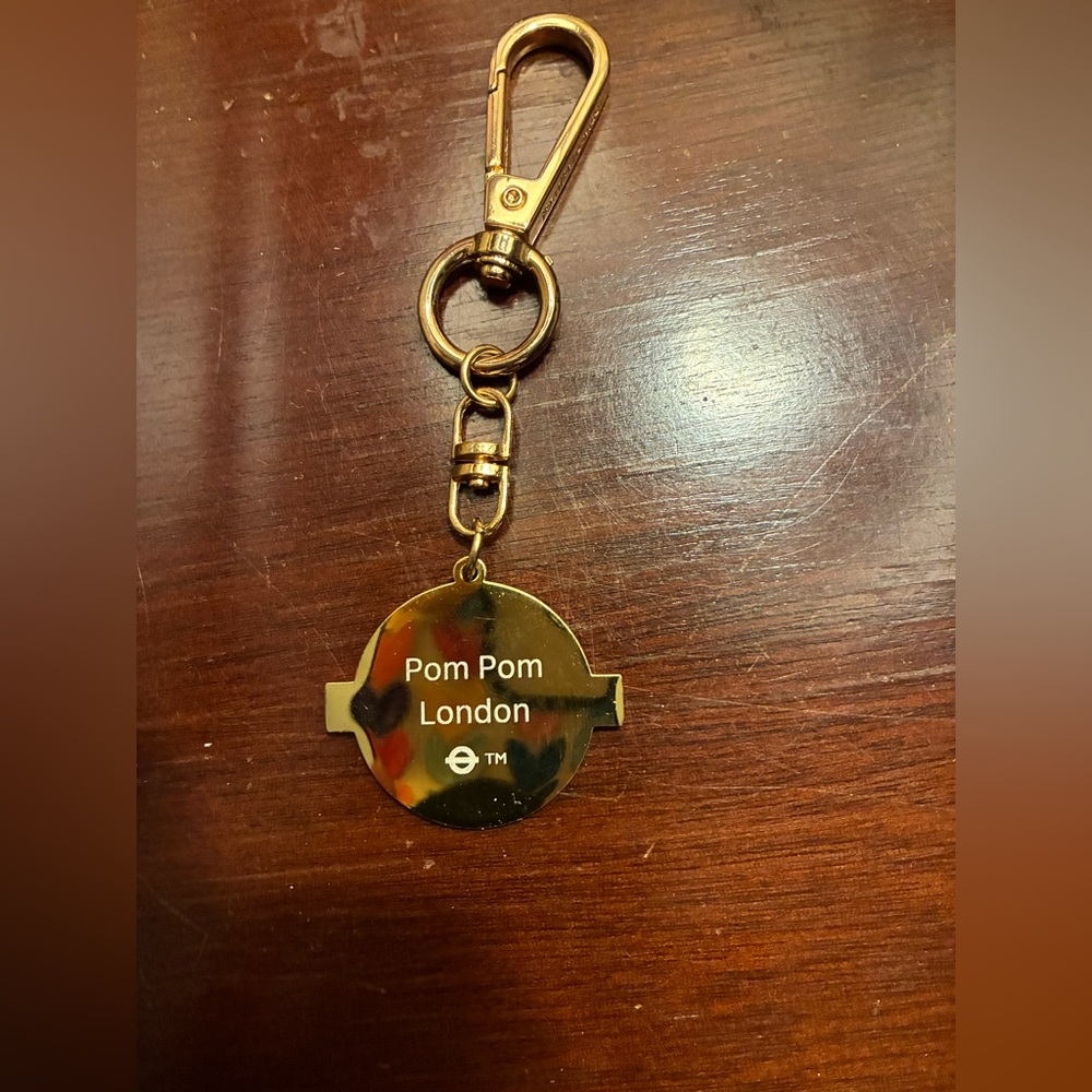 Bag Charm Mind the Gap' Design - Picture 4 of 5